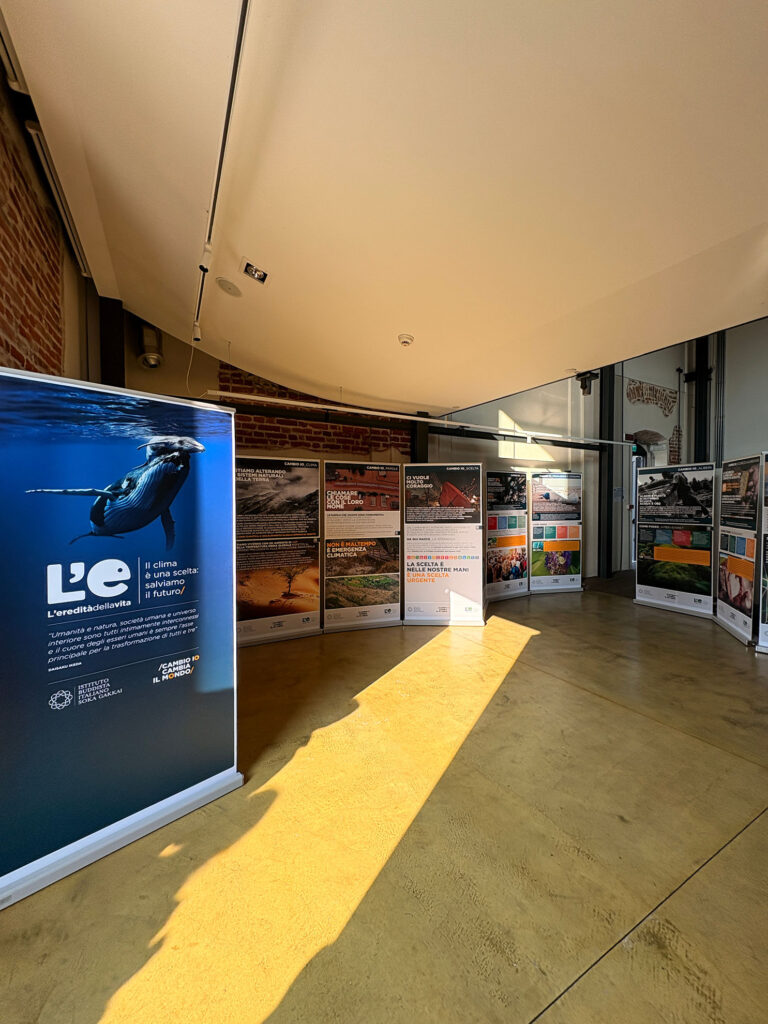 Veduta interna della Sala San Marco allestita con i pannelli della mostra “L’eredità della vita. Il clima è una scelta: salviamo il futuro”.