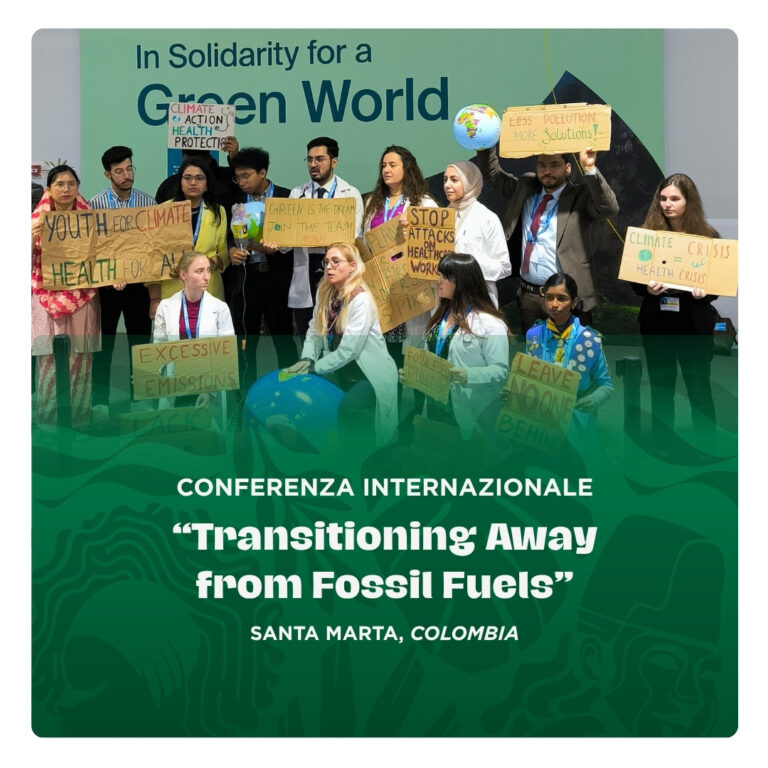 gruppo di persone in protesta durante la COP29 a baki. Immagine copertina blog con scritto "Conferenza Internazionale, “Transitioning Away from Fossil Fuels, Santa Marta, Colombia"